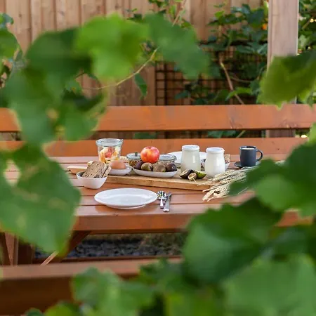 Weinberg Apartman *