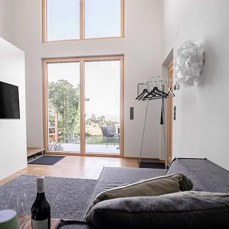 Weinberg Apartment Kloch